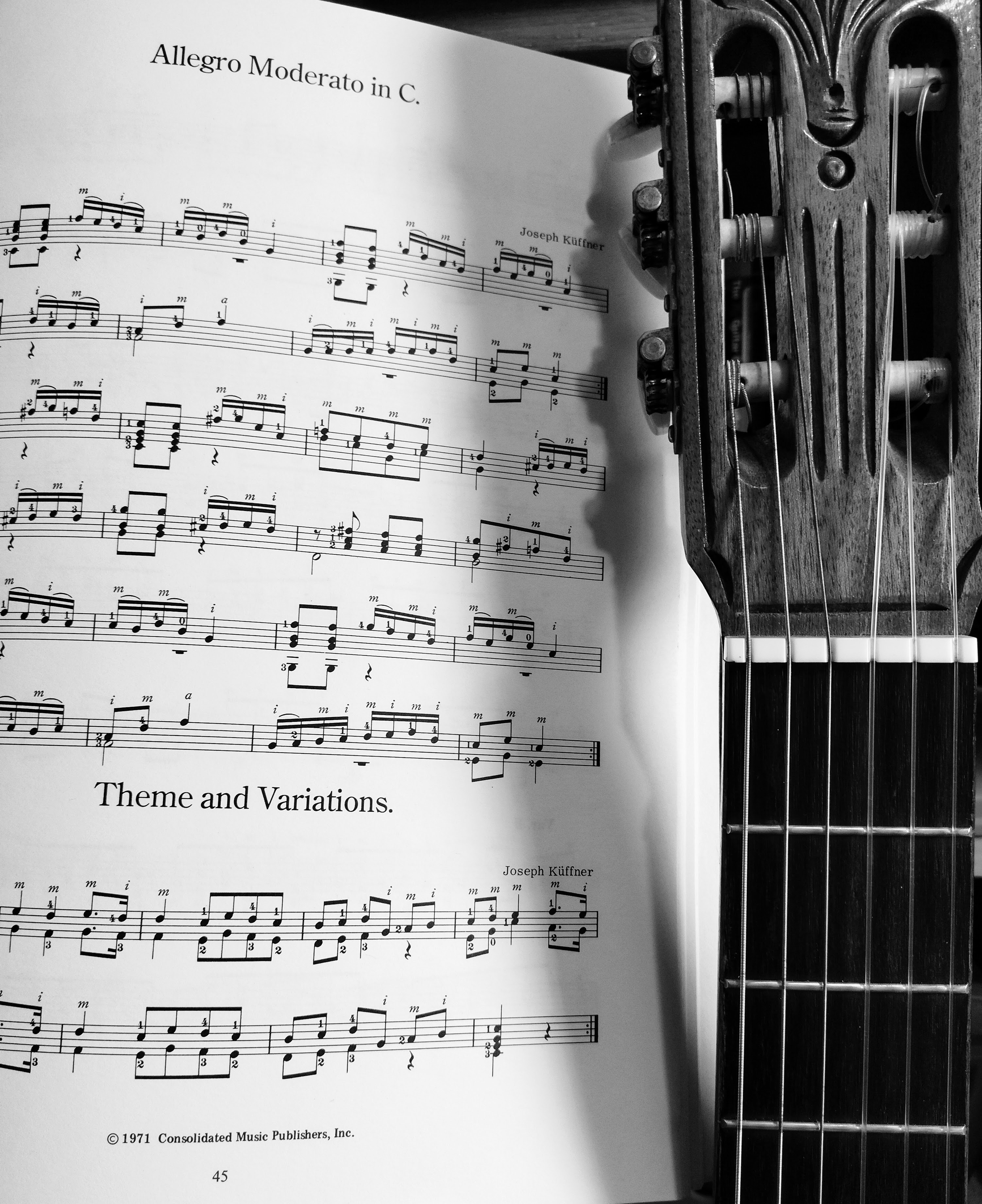 Guitar lessons and teacher in the Cotswolds